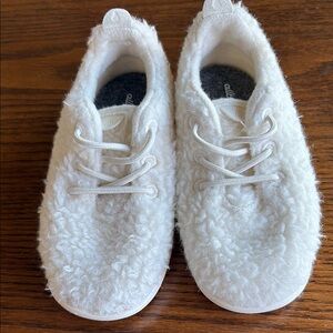 Allbirds white New Zealand merino wool Sherpa pull on toddler running shoes NWOT